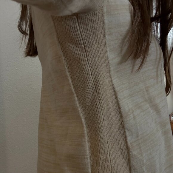 Duluth XL Tan Sweater Tunic - Picture 6 of 6